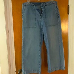 Gap wide leg cropped jeans